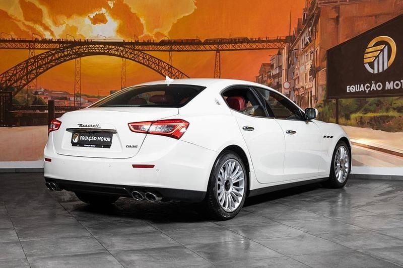Usado Maserati Ghibli 275 HP (202 kW) 2014 Branco Sedan