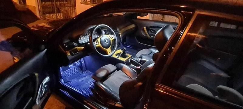 Preto Usado 2003 BMW 320 Citadino | € 6.000 (Preço justo) - Imagem 1/4