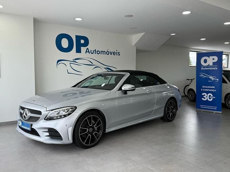 Cinza Usado 2019 Mercedes C220 AMG line Cabrios | € 40.950 (Preço justo) - Imagem 1/4