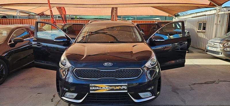 Usado Kia Niro 141 HP (103 kW) 2019 Azul SUV