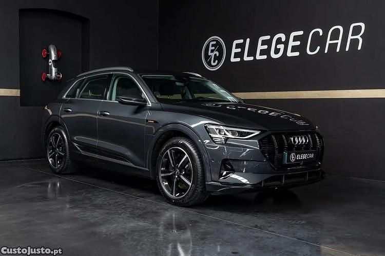Cinza Usado 2020 Audi e-tron Advanced SUV | € 29.450 (Preço justo) - Imagem 1/1