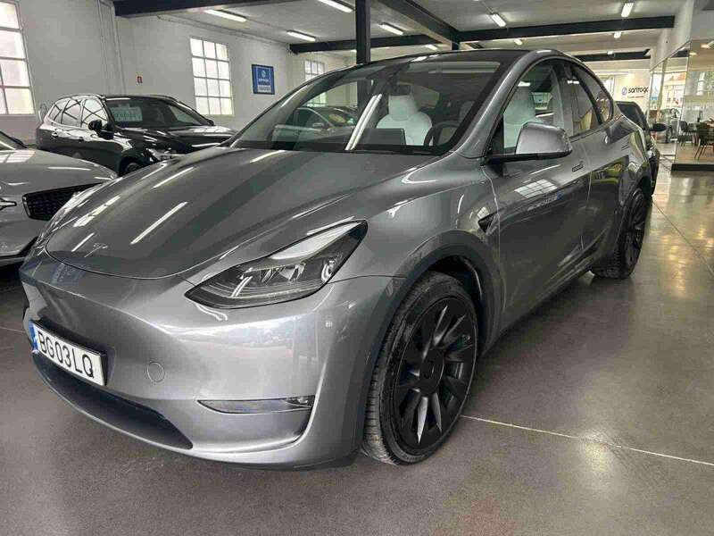Cinzento Usado 2024 Tesla Model Y SUV | € 47.490 (Caro) - Imagem 1/4