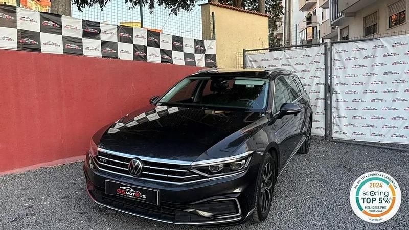 Cinza Usado 2020 VW Passat GTE Carrinha | € 18.500 (Bom preço) - Imagem 1/4