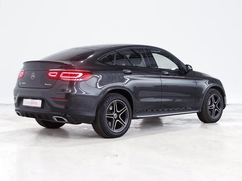 Usado Mercedes GLC300 320 HP (235 kW) 2021 Preto Coupé