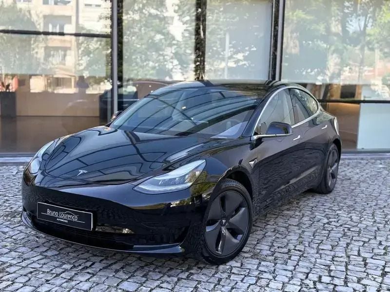 Usado Tesla Model 3 Standard Range Plus 239 kW (325 HP) 2019 Preto Sedan