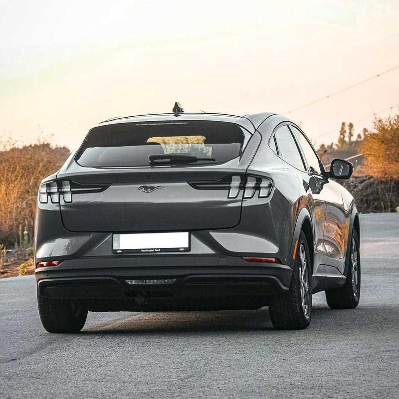 Cinza Usado 2021 Ford Mustang Mach-E SUV | € 28.750 (Preço justo) - Imagem 1/4