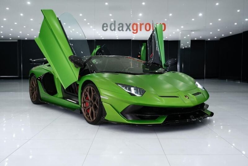 Verde Usado 2019 Lamborghini Aventador Coupé | € 849.000 - Imagem 1/4