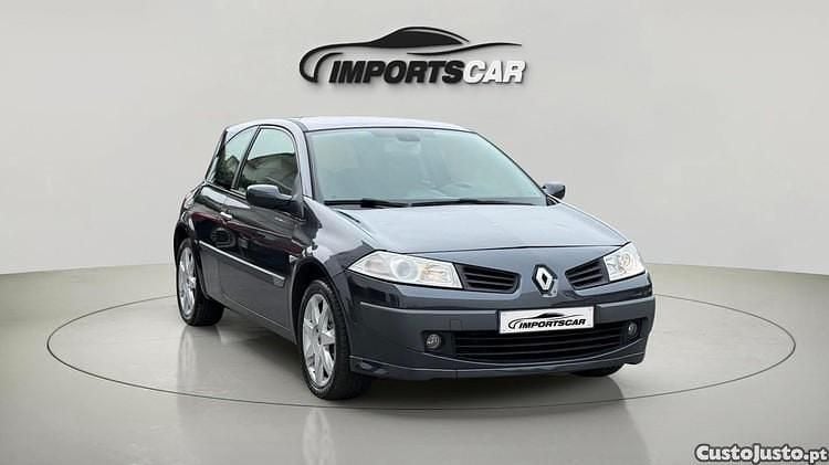 Usado Renault Mégane Coupé Dynamique 85 HP (62 kW) 2006 Cinza Coupé