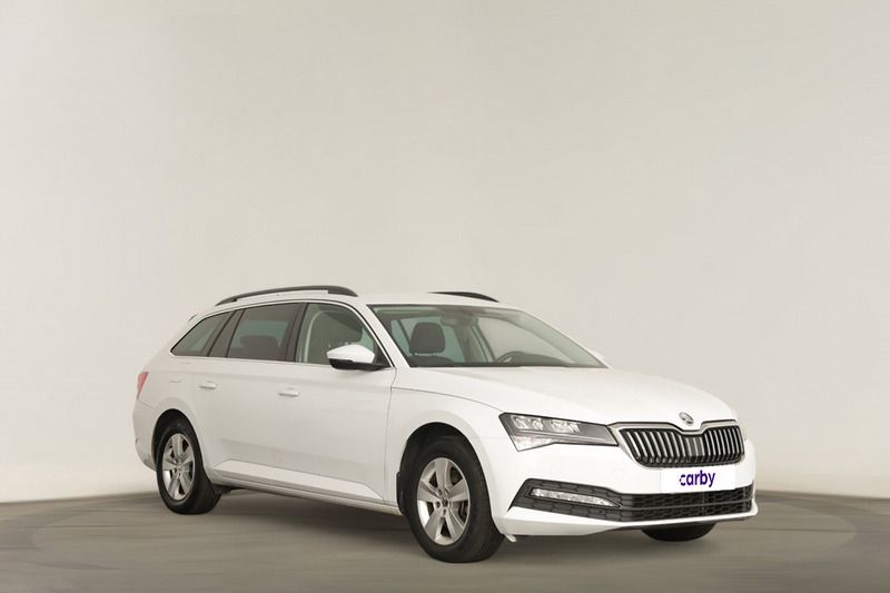 Branco Usado 2023 Skoda Superb Ambition Carrinha | € 30.490 (Preço justo) - Imagem 1/4