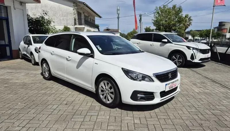 Branco Usado 2019 Peugeot 308 Style Carrinha | € 18.500 - Imagem 1/4