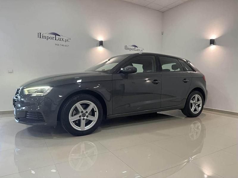 Cinza Usado 2019 Audi A3 Design Sedan | € 21.500 (Caro) - Imagem 1/4