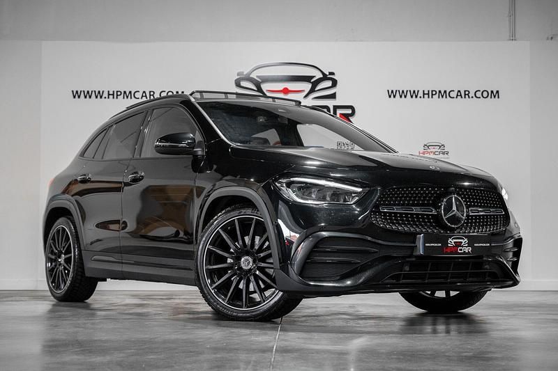 Preto Usado 2021 Mercedes GLA200 AMG line SUV | € 41.900 - Imagem 1/4
