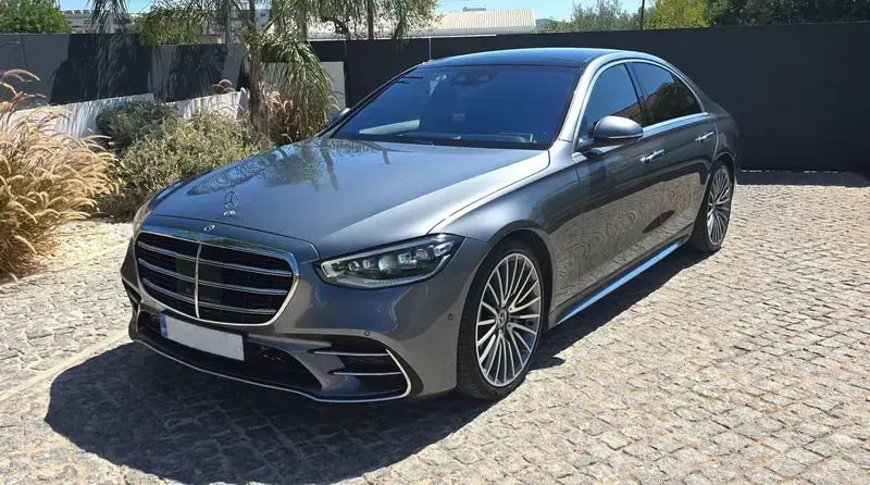 Cinza Usado 2021 Mercedes S400 Sedan | € 105.000 (Preço justo) - Imagem 1/4