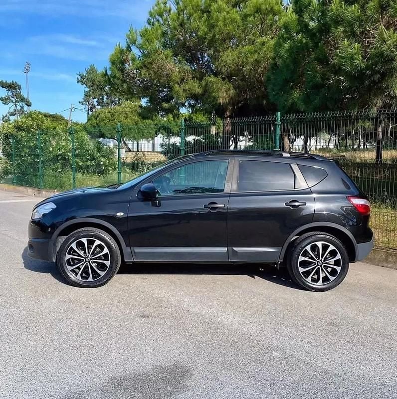 Usado Nissan Qashqai Tekna 110 HP (80 kW) 2013 Preto SUV