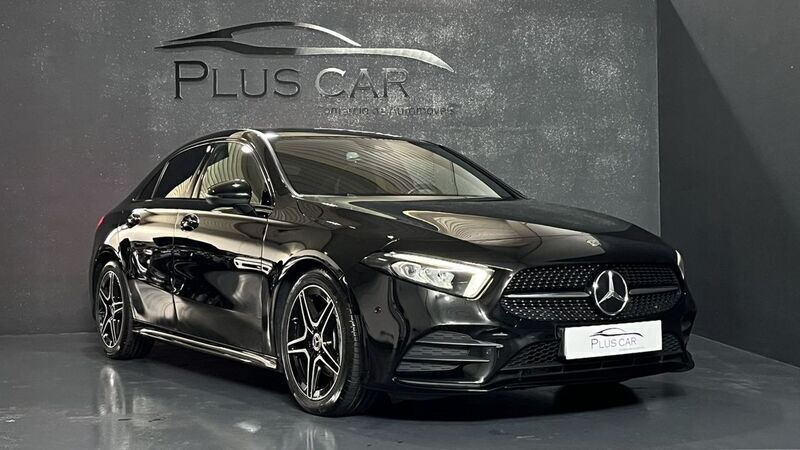 Preto Usado 2019 Mercedes A180 AMG line Sedan | € 26.500 (Caro) - Imagem 1/4