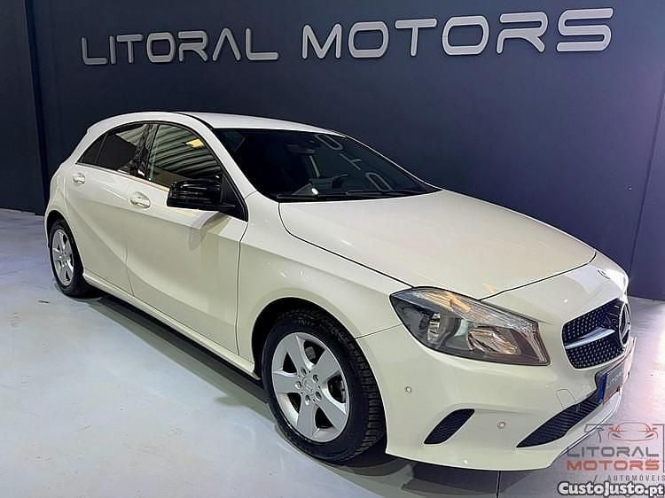 Usado Mercedes A180 Edition 122 HP (89 kW) 2017 Branco Sedan