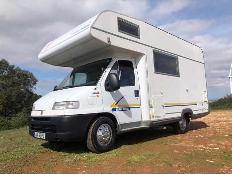 Usado Fiat Ducato 122 HP (89 kW) 1999 Branco Van