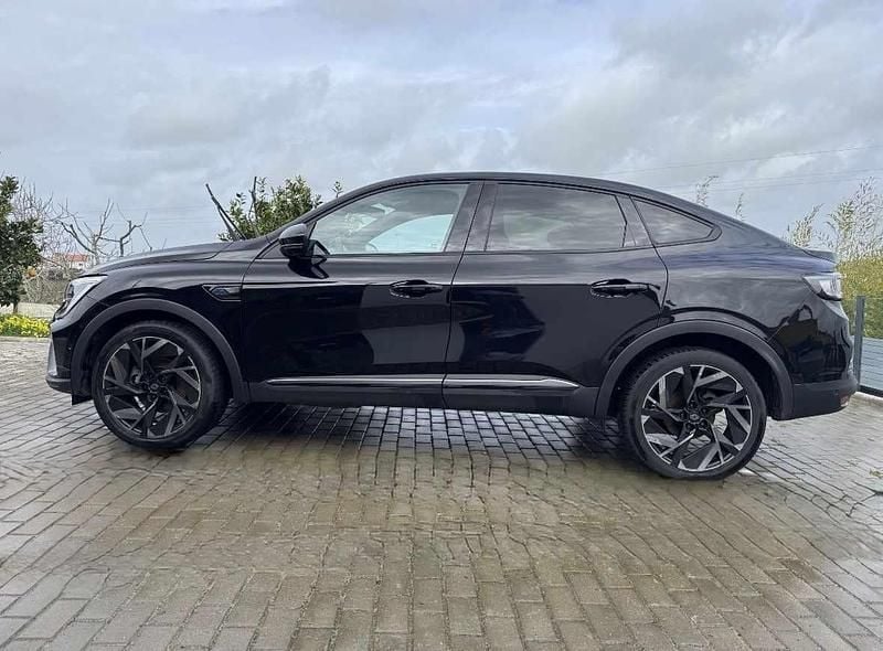 Usado Renault Arkana 143 HP (105 kW) 2024 Preto SUV