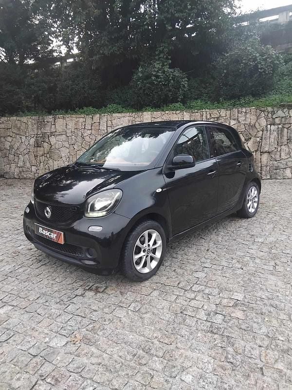 Preto Usado 2015 Smart ForFour Citadino | € 8.990 (Preço justo) - Imagem 1/4
