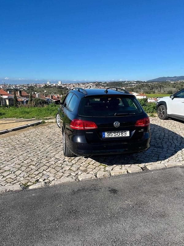 Usado VW Passat 105 HP (77 kW) 2011 Preto Carrinha