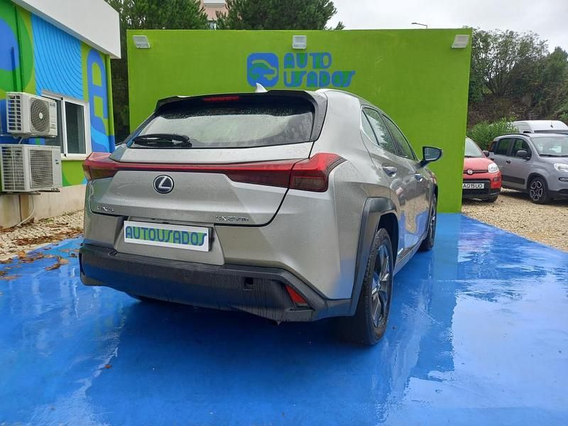 Usado Lexus UX 184 HP (135 kW) 2021 Cinzento SUV