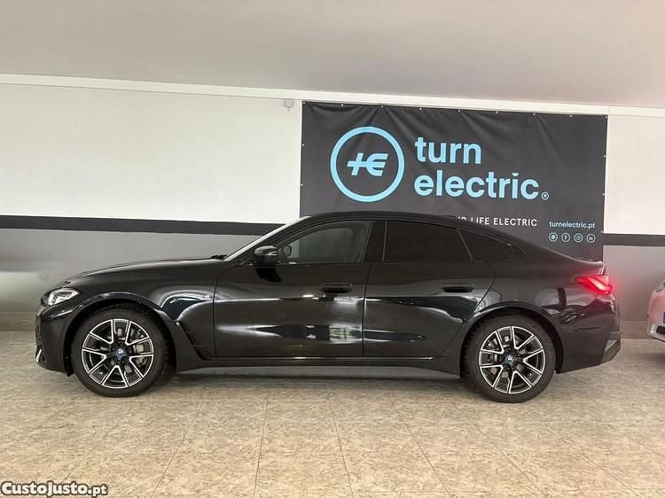 Preto Usado 2022 BMW i4 Comfort Edition Sedan | € 39.900 (Preço justo) - Imagem 1/1