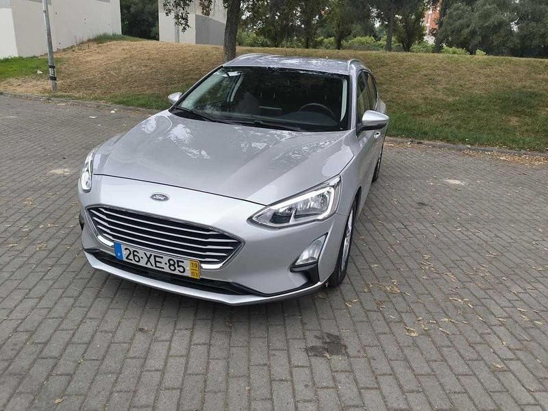 Usado Ford Focus 120 HP (88 kW) 2019 Cinzento Carrinha