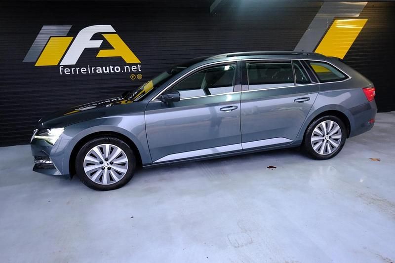 Usado Skoda Superb 218 HP (160 kW) 2021 Antracite