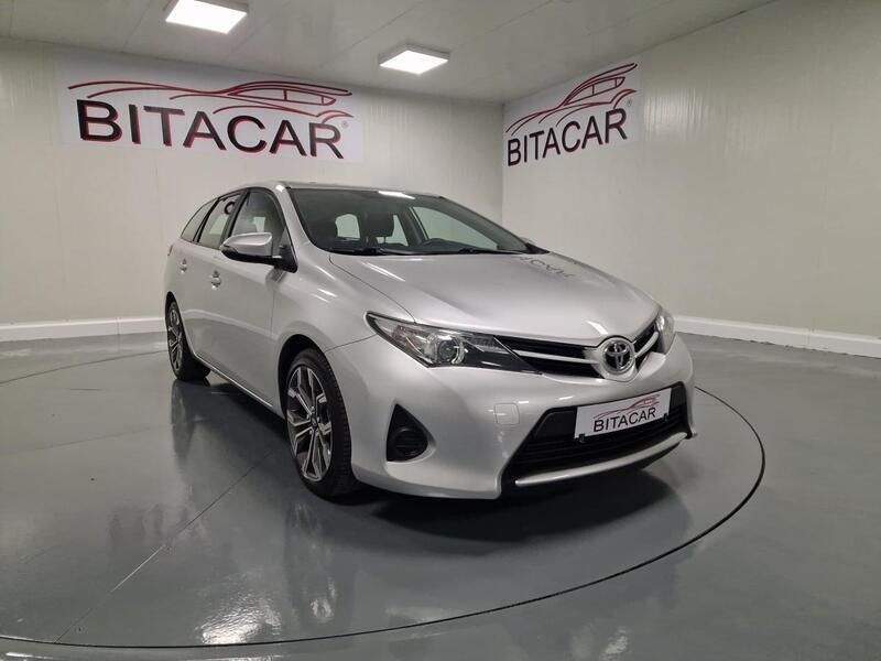 Cinzento Usado 2015 Toyota Auris Touring Sports Carrinha | € 13.950 (Preço elevado) - Imagem 1/4
