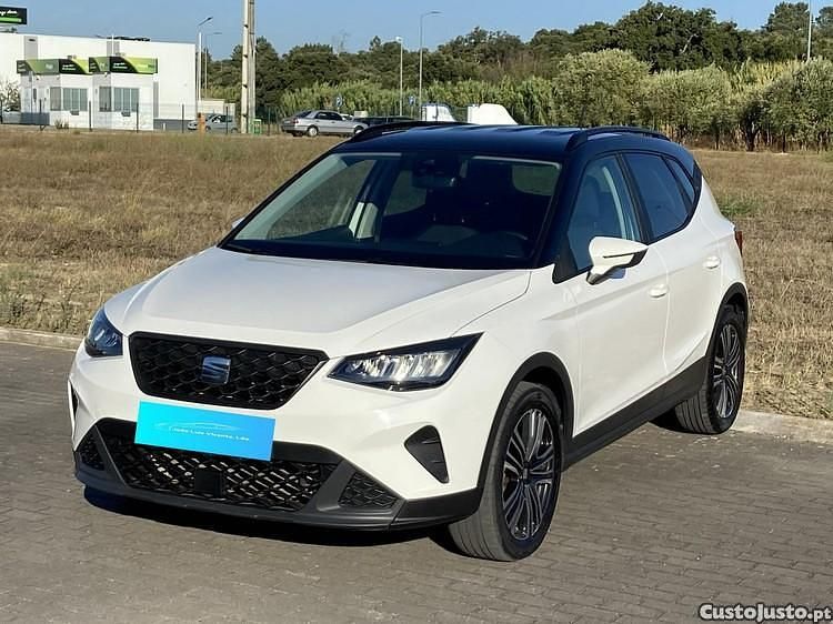 Branco Usado 2023 Seat Arona Style SUV | € 17.250 (Preço justo) - Imagem 1/1