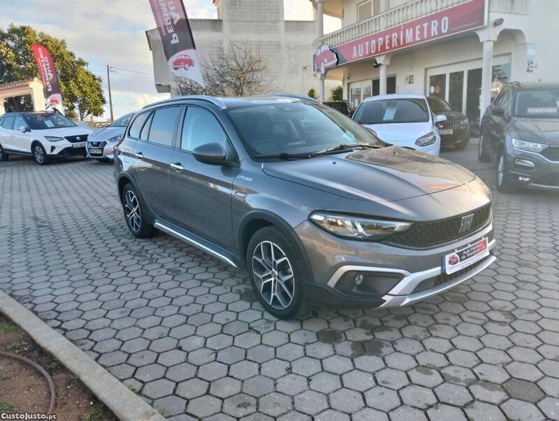Cinza Usado 2022 Fiat Tipo Cross | € 17.750 (Preço justo) - Imagem 1/4