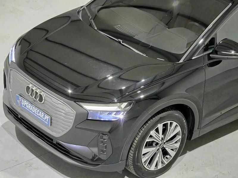Usado Audi Q4 e-tron 125 kW (170 HP) 2022 Preto SUV