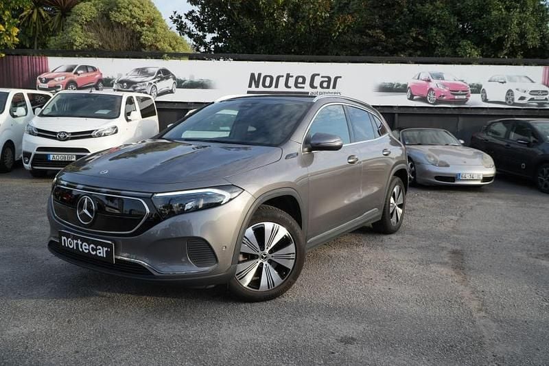 Cinza Usado 2022 Mercedes EQA250 Progressive SUV | € 31.900 (Bom preço) - Imagem 1/4