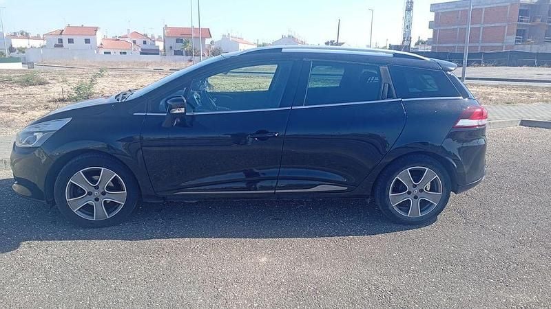 Preto Usado 2015 Renault Clio IV Sedan | € 6.000 (Bom preço) - Imagem 1/3