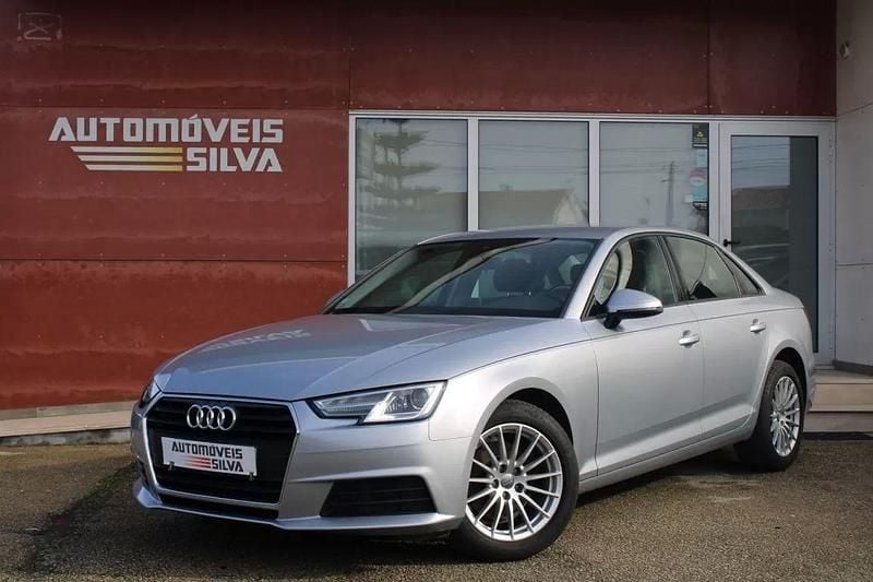 Usado Audi A4 150 HP (110 kW) 2019 Cinzento Sedan