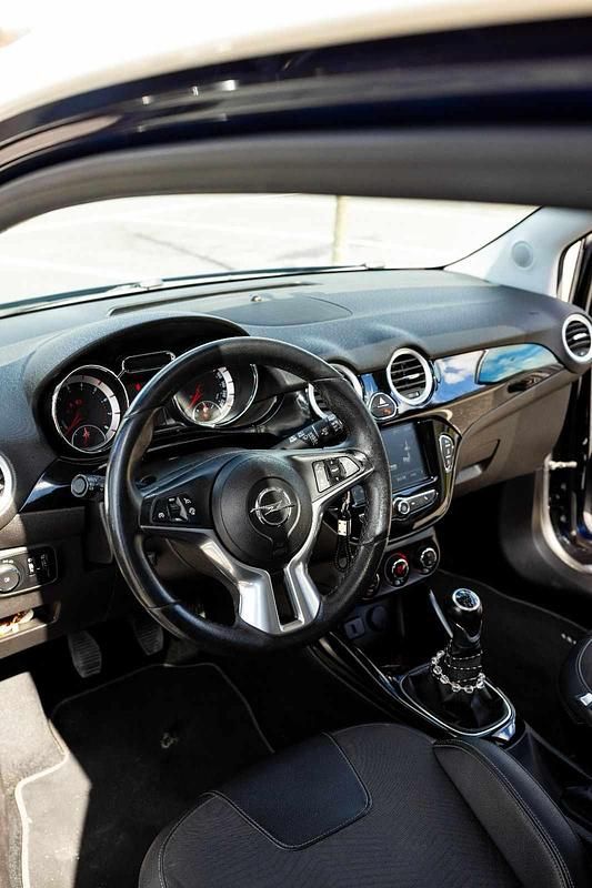 Usado Opel Adam 69 HP (50 kW) 2016 Azul Citadino