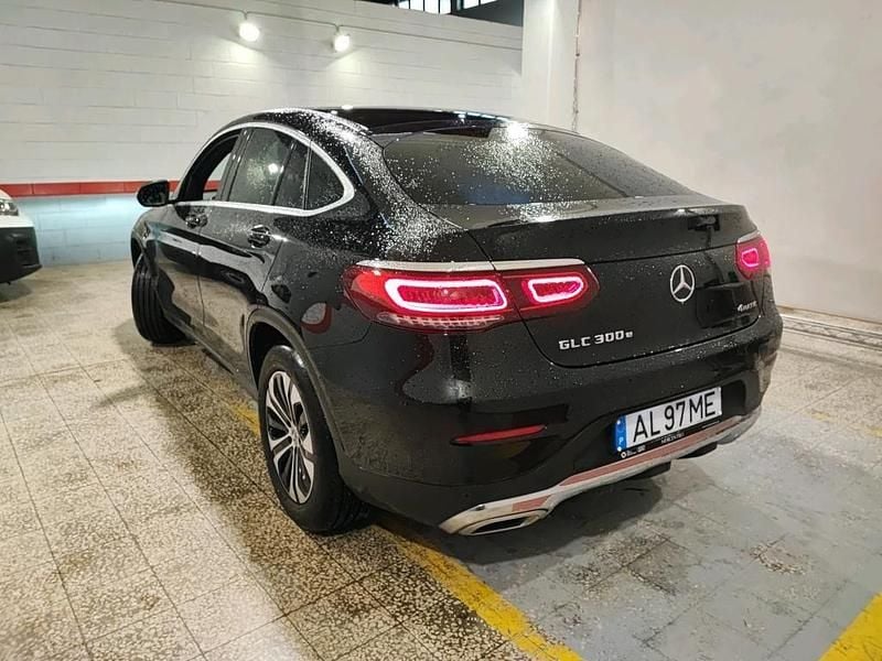 Usado Mercedes GLC300 320 HP (235 kW) 2021 Preto Coupé