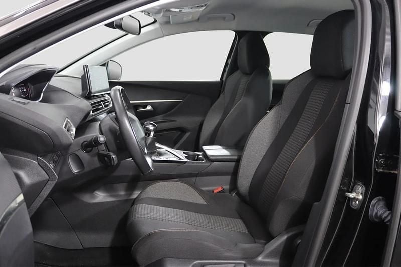 Usado Peugeot 3008 Business-Line 130 HP (95 kW) 2021 Preto SUV