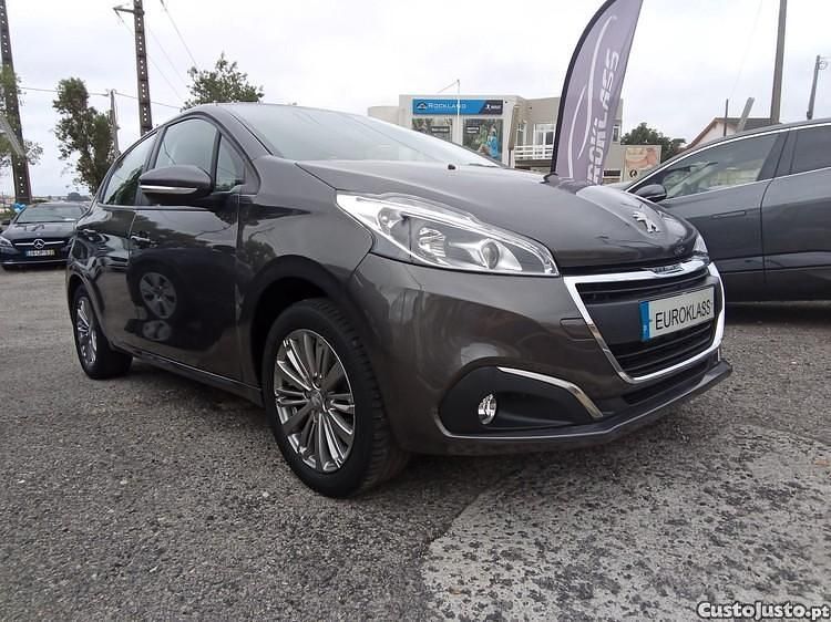 Cinza Usado 2018 Peugeot 208 Active Citadino | € 11.900 (Preço justo) - Imagem 1/1
