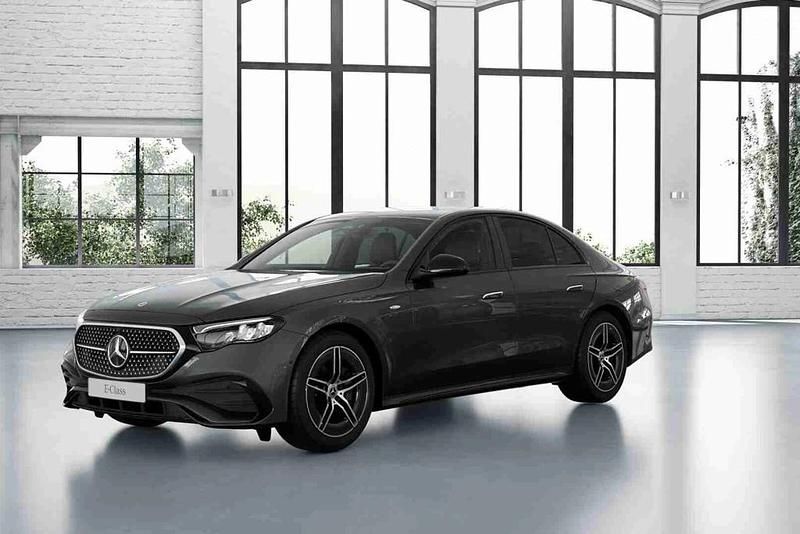 Cinzento Novo 2025 Mercedes E300 Sedan | € 84.560 - Imagem 1/4