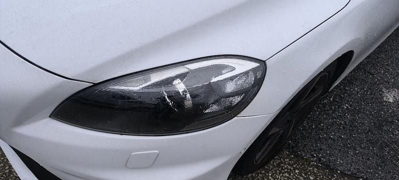 Usado Volvo V40 R-Design 116 HP (85 kW) 2013 Sedan