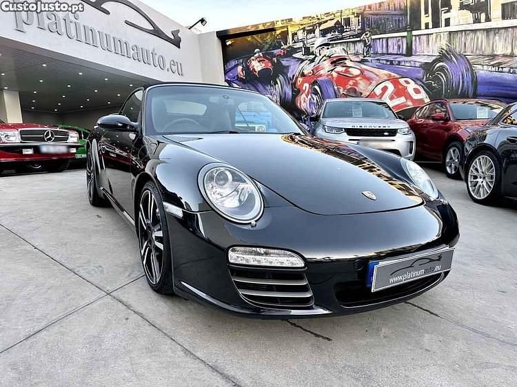 Usado Porsche 911 Carrera 325 HP (239 kW) 2005 Preto Cabrios