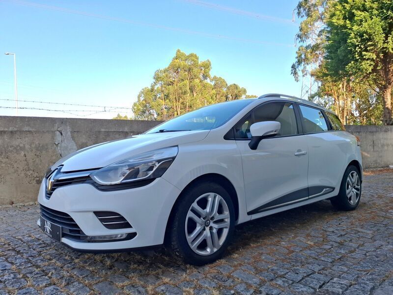 Branco Usado 2018 Renault Clio GrandTour Expression Carrinha | € 13.800 (Preço elevado) - Imagem 1/4