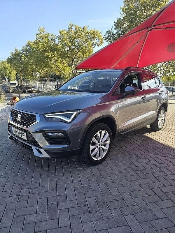Cinzento Usado 2022 Seat Ateca Style SUV | € 21.600 (Preço justo) - Imagem 1/4