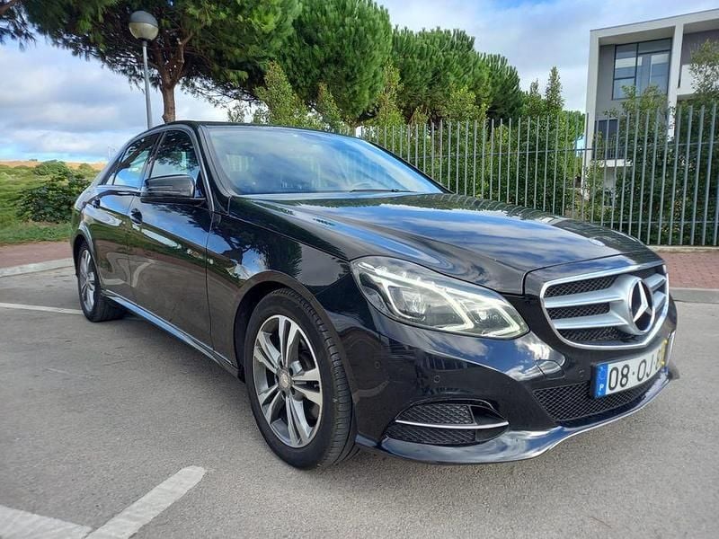 Usado 2014 Mercedes E300 Avantgarde Sedan | € 16.900 - Imagem 1/4