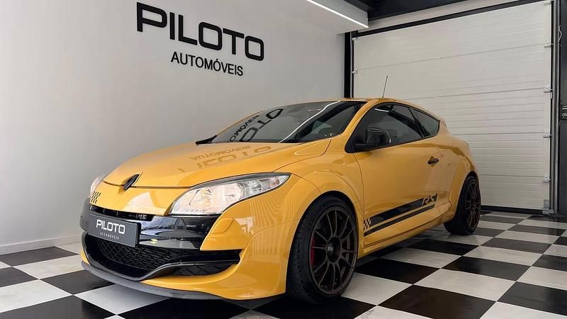 Amarelo Usado 2011 Renault Mégane Coupé R.S. Coupé | € 23.990 - Imagem 1/4