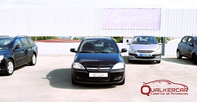 Usado Opel Corsa 100 HP (73 kW) 2003 Preto Citadino