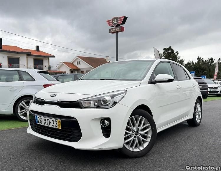 Usado Kia Rio EX 100 HP (73 kW) 2019 Branco Citadino
