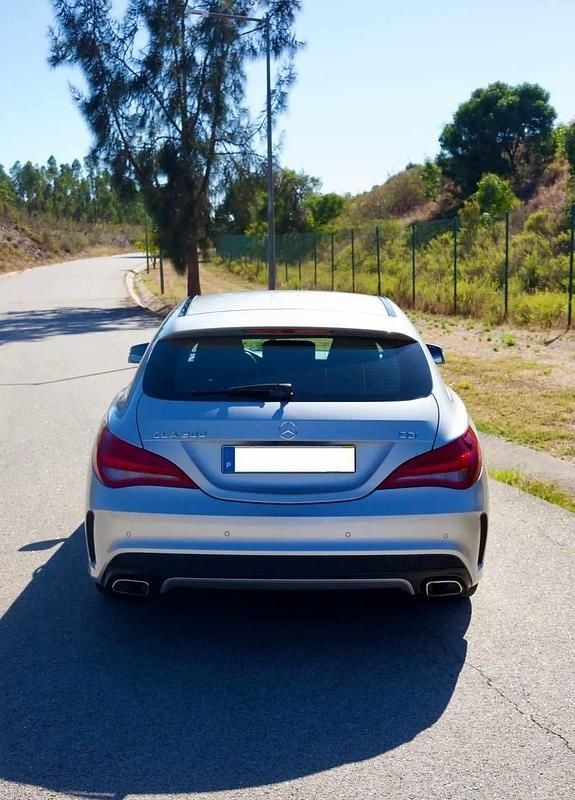Usado Mercedes CLA200 Shooting Brake 136 HP (100 kW) 2015 Cinzento Carrinha