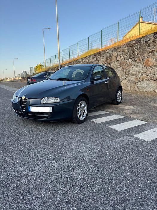 Usado 2002 Alfa Romeo 147 Citadino | € 2.750 - Imagem 1/4